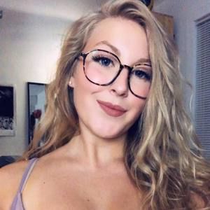 Meet your Posher, Holly